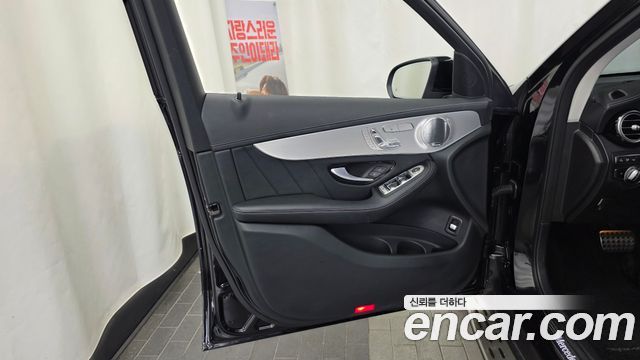 Mercedes-Benz GLC-Class GLC300 4MATIC AMG Line