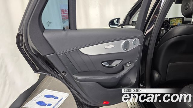 Mercedes-Benz GLC-Class GLC300 4MATIC AMG Line