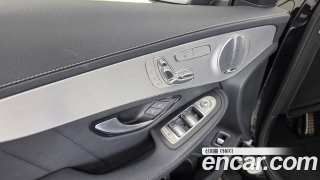 Mercedes-Benz GLC-Class GLC300 4MATIC AMG Line