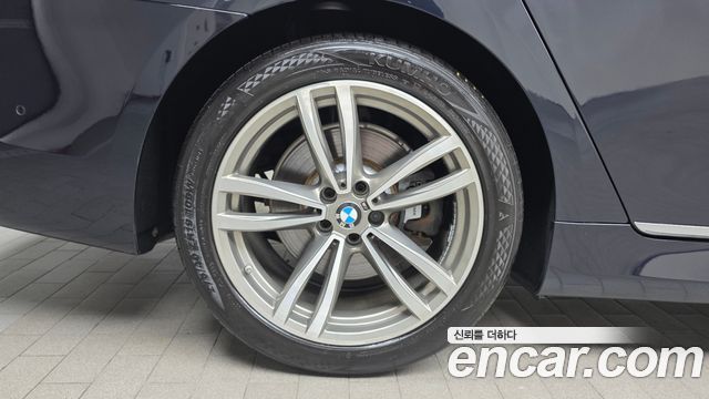 BMW 7-Series 740Li xDrive M Sport Package
