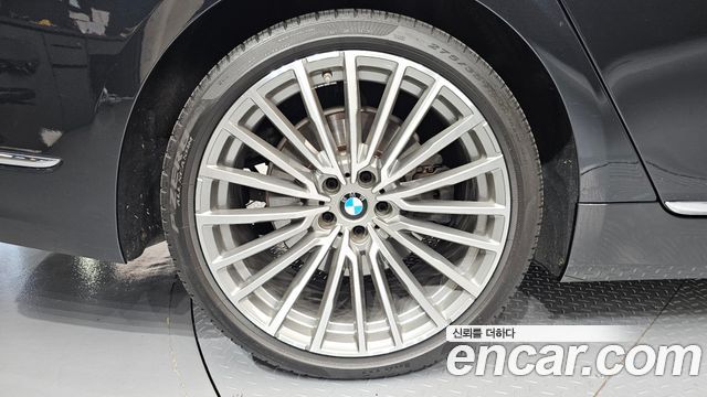 BMW 7-Series 745e iPerformance Design Pure Excellence