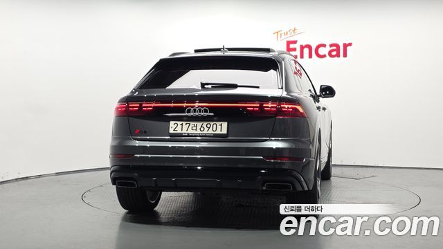 Audi Q8 55 TFSI Quattro Premium