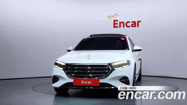 Mercedes-Benz E-Class E300 4MATIC Exclusive