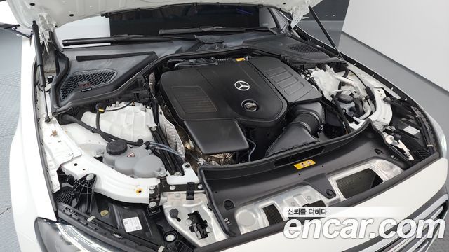 Mercedes-Benz E-Class E300 4MATIC Exclusive