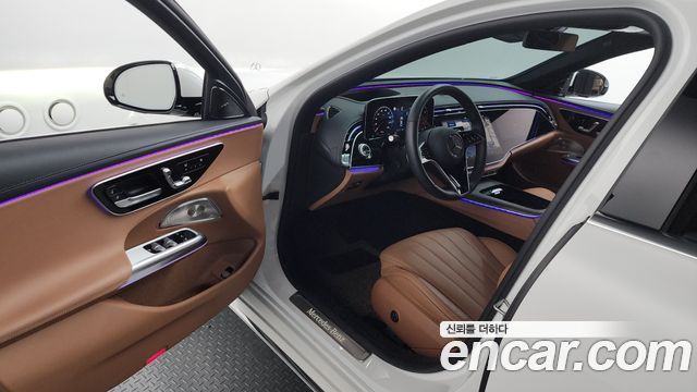 Mercedes-Benz E-Class E300 4MATIC Exclusive