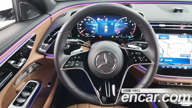 Mercedes-Benz E-Class E300 4MATIC Exclusive