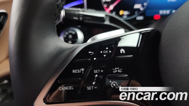 Mercedes-Benz E-Class E300 4MATIC Exclusive