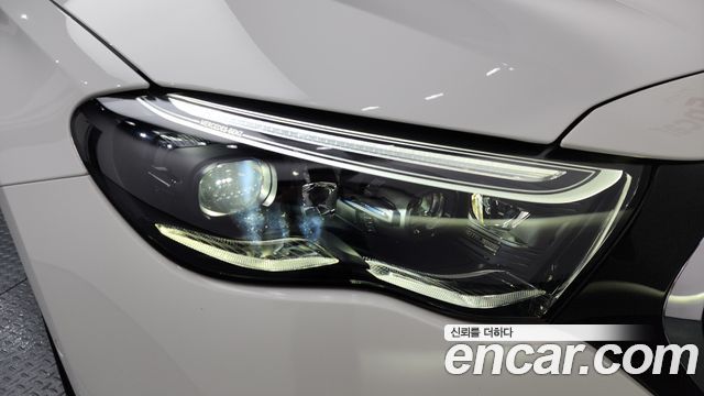 Mercedes-Benz E-Class E300 4MATIC Exclusive