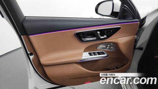 Mercedes-Benz E-Class E300 4MATIC Exclusive