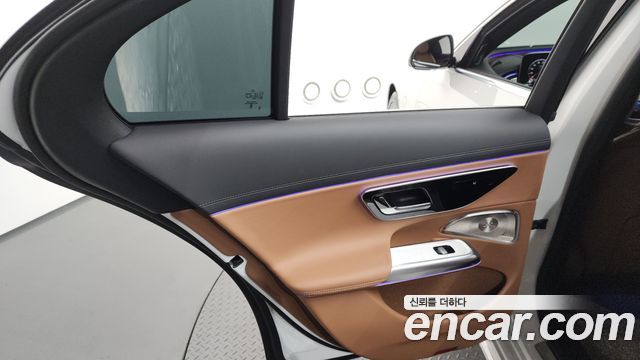 Mercedes-Benz E-Class E300 4MATIC Exclusive