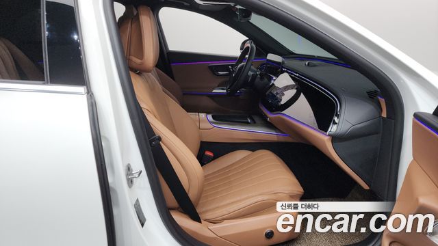 Mercedes-Benz E-Class E300 4MATIC Exclusive