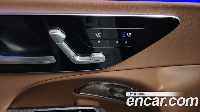 Mercedes-Benz E-Class E300 4MATIC Exclusive