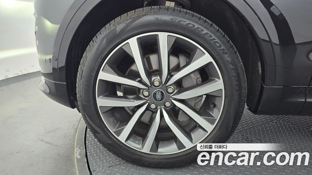 Land Rover Discovery P360 R-Dynamic SE
