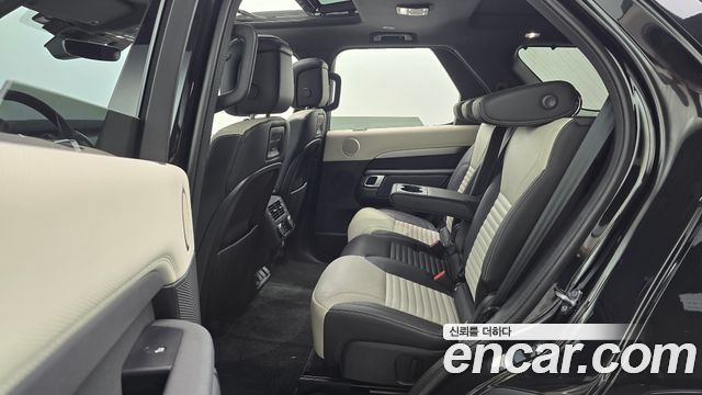 Land Rover Discovery P360 R-Dynamic SE