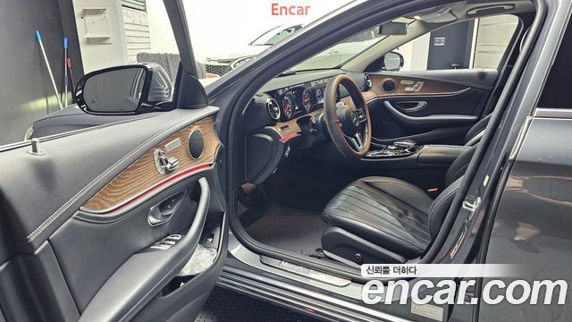 Mercedes-Benz E-Class E220d Exclusive