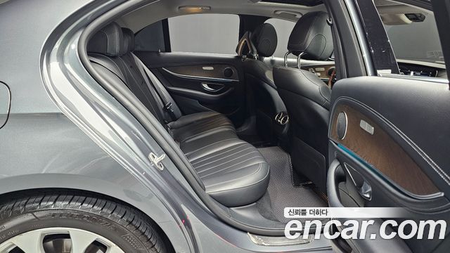 Mercedes-Benz E-Class E220d Exclusive