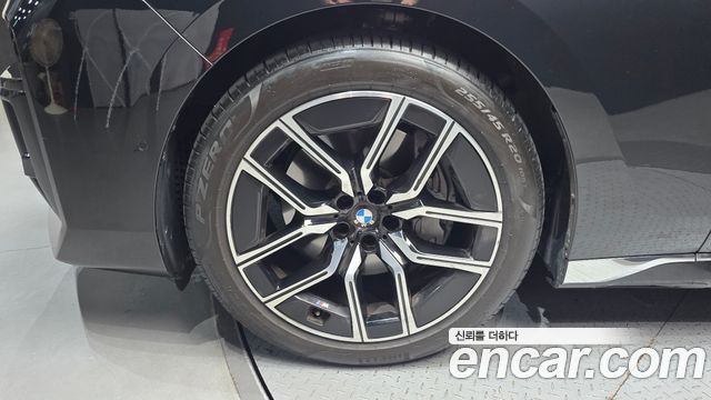 BMW 7-Series 740i xDrive M Sport