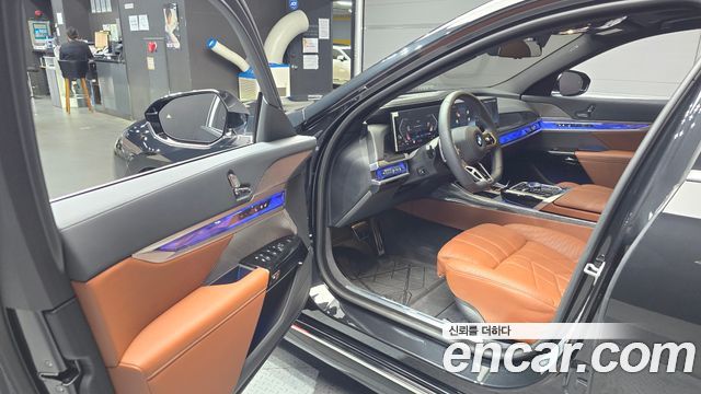 BMW 7-Series 740i xDrive M Sport
