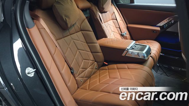 BMW 7-Series 740i xDrive M Sport