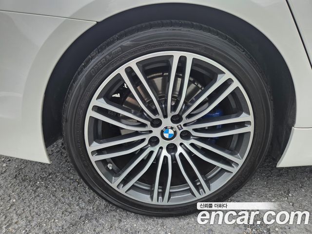 BMW 5-Series 530i xDrive M Sport Package Plus