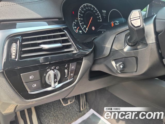 BMW 5-Series 530i xDrive M Sport Package Plus