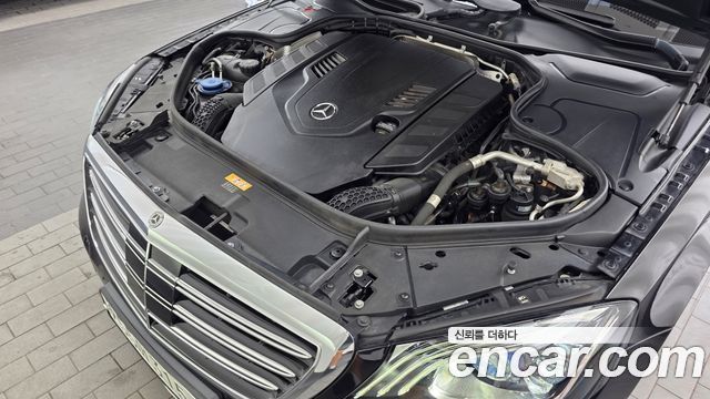 Mercedes-Benz S-Class S560L 4MATIC