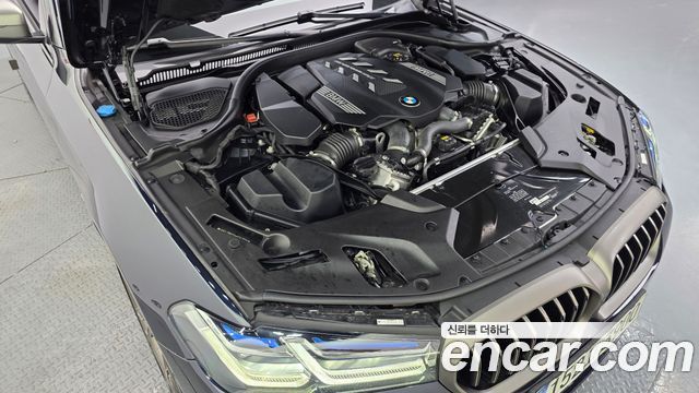 BMW 5-Series M550i xDrive
