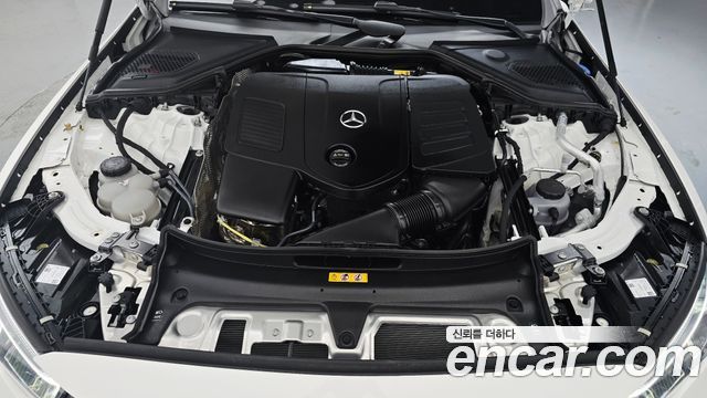 Mercedes-Benz E-Class E300 4MATIC AMG Line