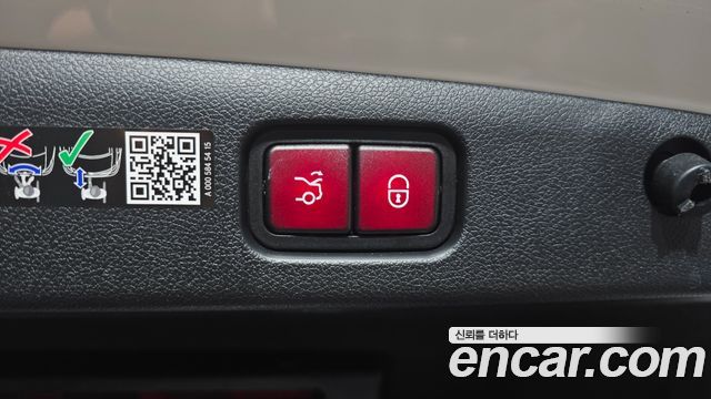 Mercedes-Benz E-Class E300 4MATIC AMG Line