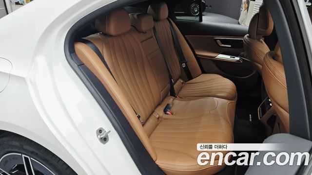 Mercedes-Benz E-Class E300 4MATIC AMG Line