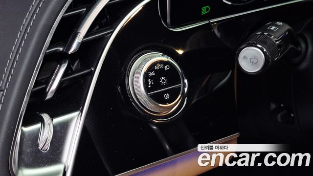 Mercedes-Benz E-Class E300 4MATIC AMG Line