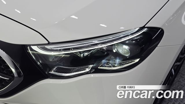 Mercedes-Benz E-Class E300 4MATIC AMG Line