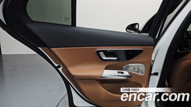 Mercedes-Benz E-Class E300 4MATIC AMG Line