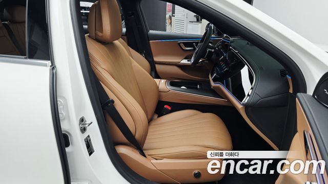Mercedes-Benz E-Class E300 4MATIC AMG Line