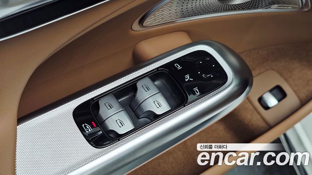 Mercedes-Benz E-Class E300 4MATIC AMG Line