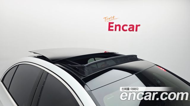 Mercedes-Benz E-Class E300 4MATIC AMG Line