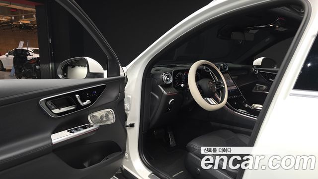 Mercedes-Benz GLC-Class GLC300 4MATIC AMG Line
