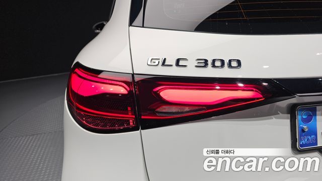 Mercedes-Benz GLC-Class GLC300 4MATIC AMG Line