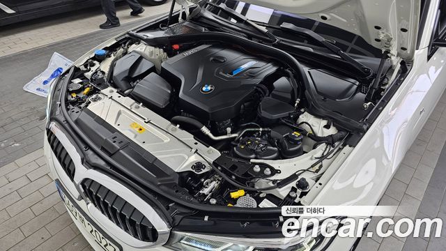 BMW 3-Series 330e M Sport