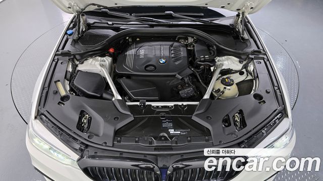 BMW 5-Series 520d xDrive M Sport Package Plus