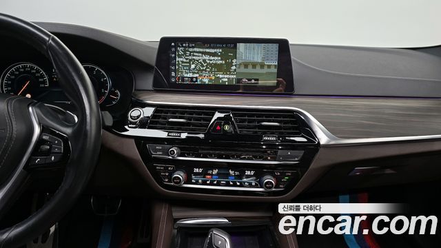 BMW 5-Series 520d xDrive M Sport Package Plus