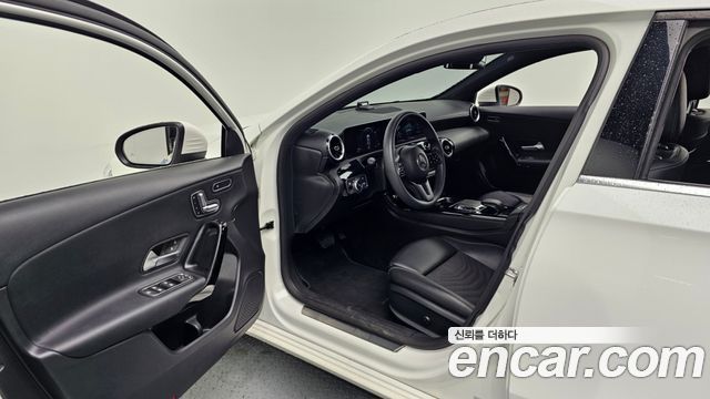 Mercedes-Benz A-Class A220 Hatchback