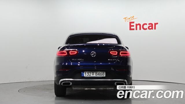 Mercedes-Benz GLC-Class GLC300e 4MATIC Coupe Premium package