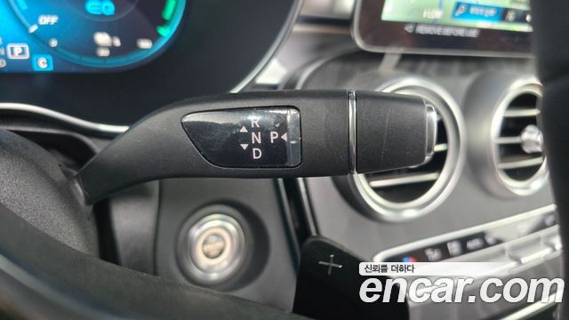 Mercedes-Benz GLC-Class GLC300e 4MATIC Coupe Premium package