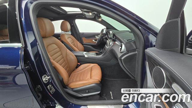 Mercedes-Benz GLC-Class GLC300e 4MATIC Coupe Premium package