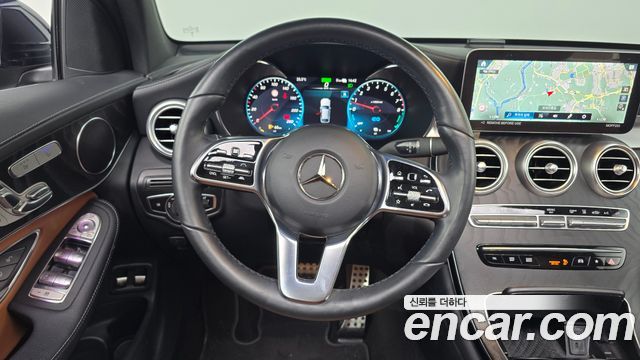 Mercedes-Benz GLC-Class GLC300e 4MATIC Coupe Premium package