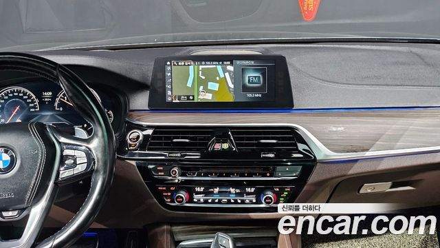 BMW 5-Series 520d xDrive M Sport Package Plus