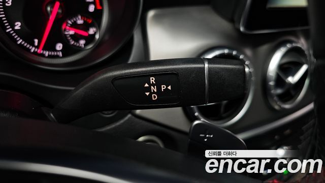 Mercedes-Benz CLA-Class CLA220 AMG Line