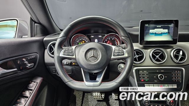 Mercedes-Benz CLA-Class CLA220 AMG Line