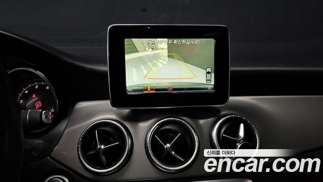 Mercedes-Benz CLA-Class CLA220 AMG Line